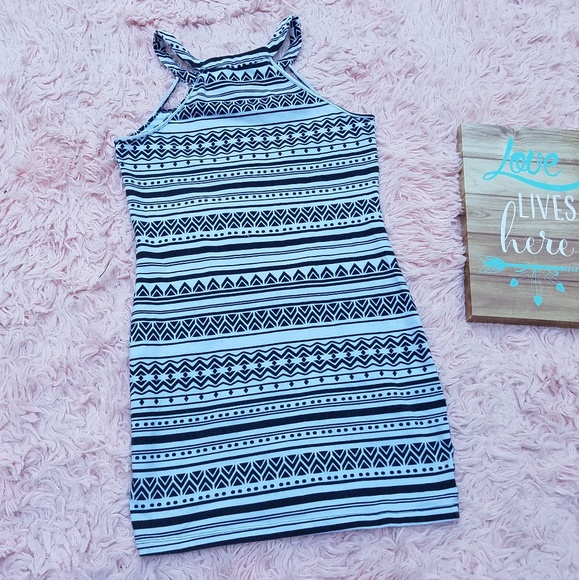 CHARLOTTE RUSSE DRESS BLACK AND WHITE STRIPES M - Picture 4 of 6